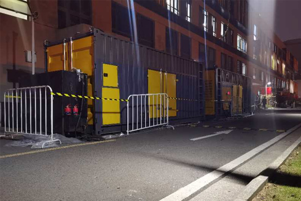 贞丰柴油发电机组的输出电压是如何调节的？