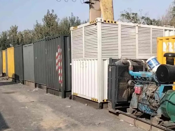 贞丰200KW柴油发电机机组每小时油耗是多少？